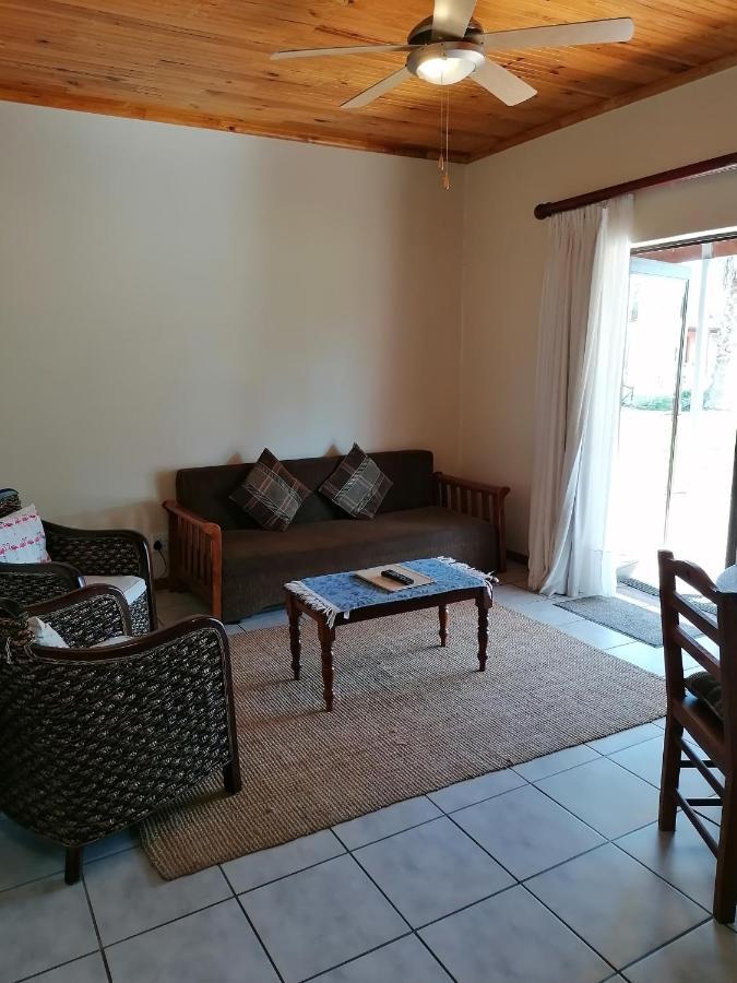 Culdesac Guesthouse Oudtshoorn Exteriör bild