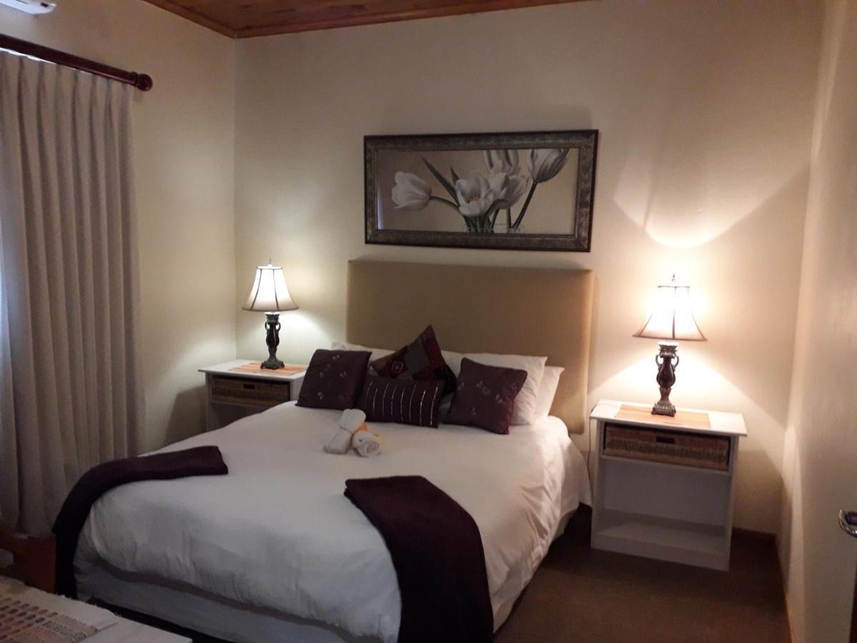 Culdesac Guesthouse Oudtshoorn Exteriör bild
