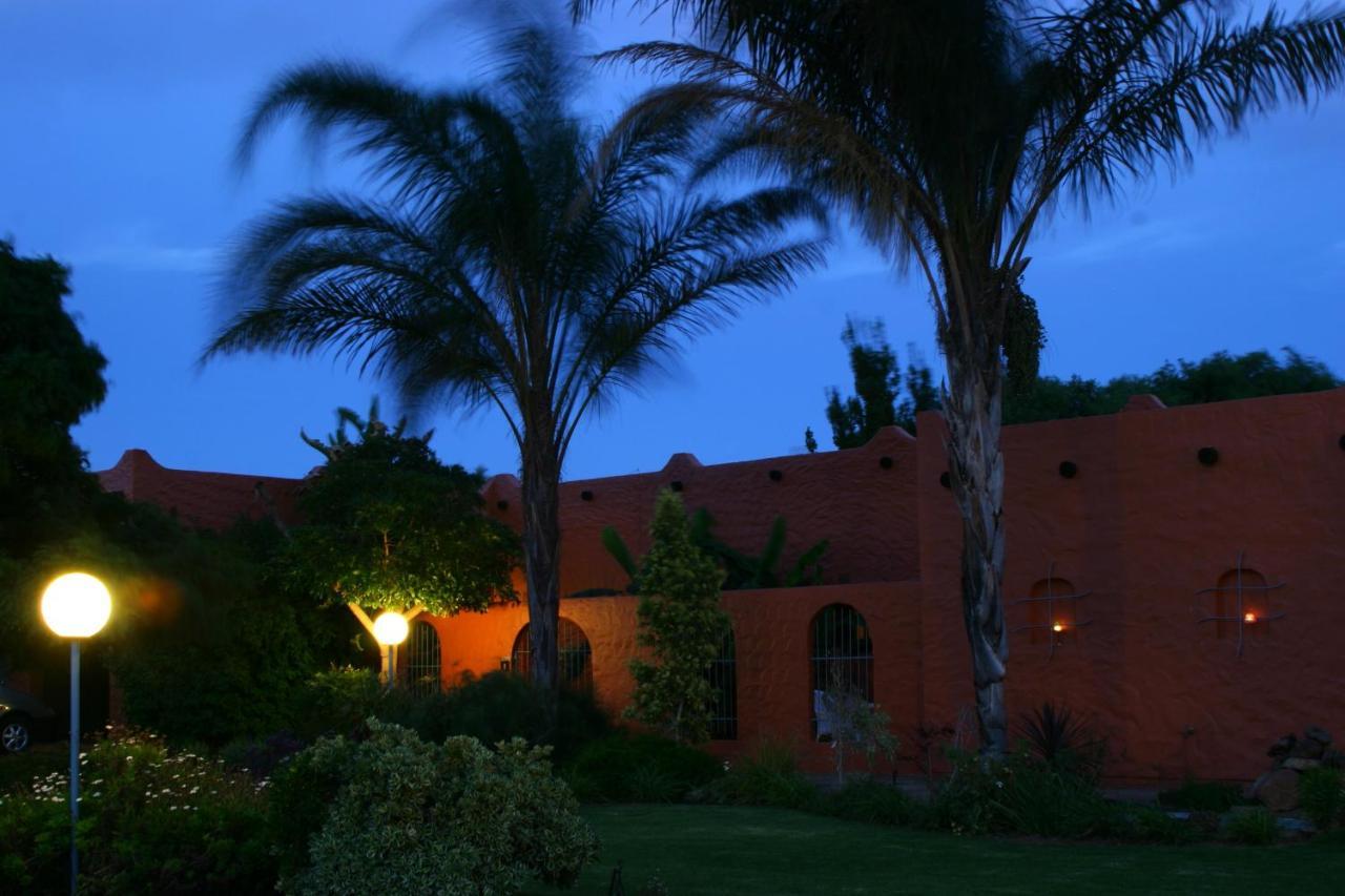Culdesac Guesthouse Oudtshoorn Exteriör bild