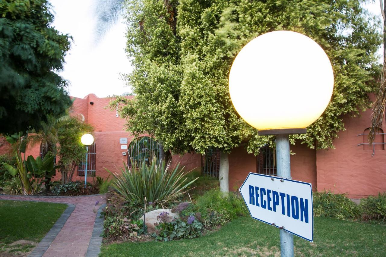 Culdesac Guesthouse Oudtshoorn Exteriör bild