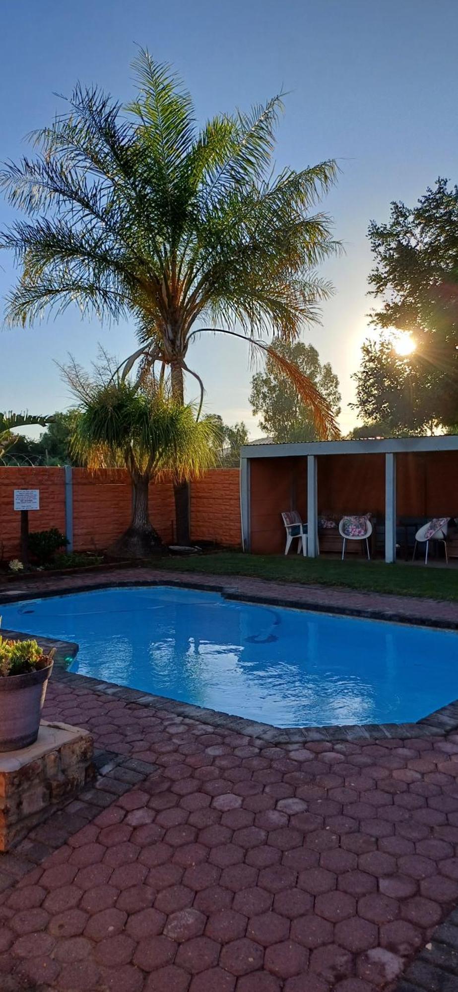 Culdesac Guesthouse Oudtshoorn Exteriör bild